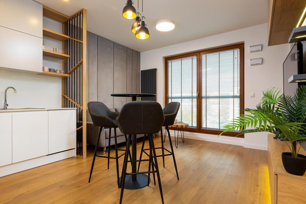 Center Grzybowska By Renters Prestige Butas