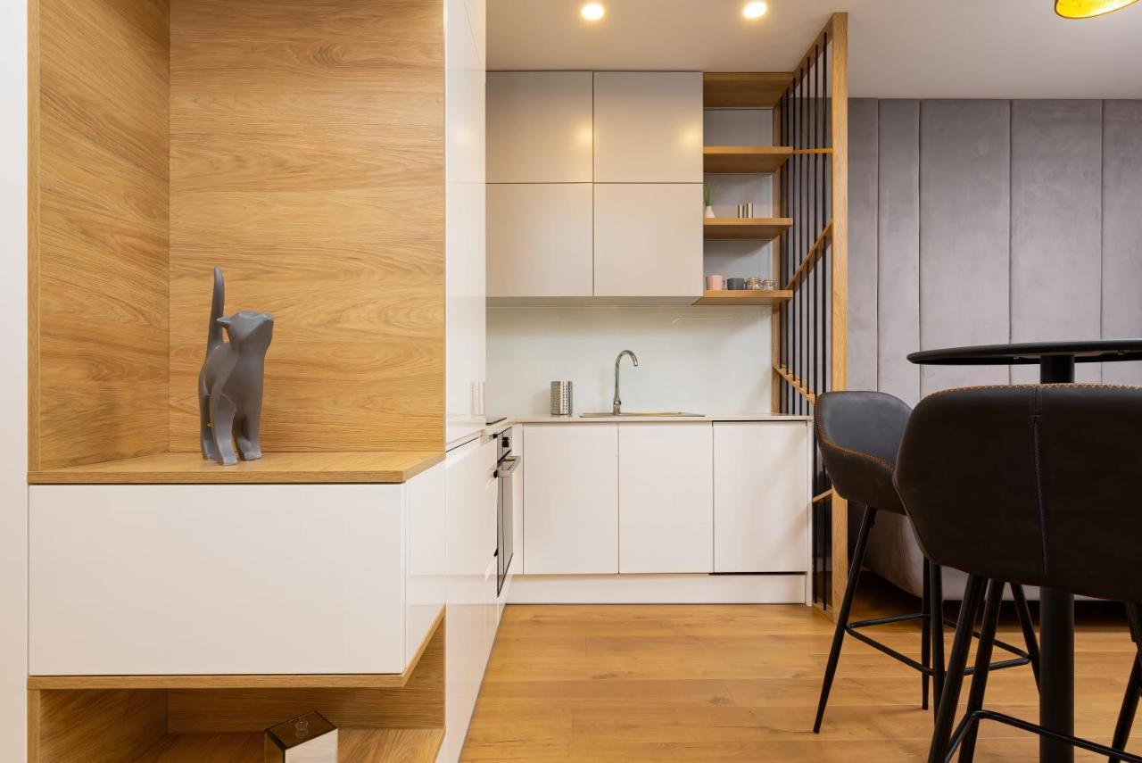 Butas Center Grzybowska By Renters Prestige